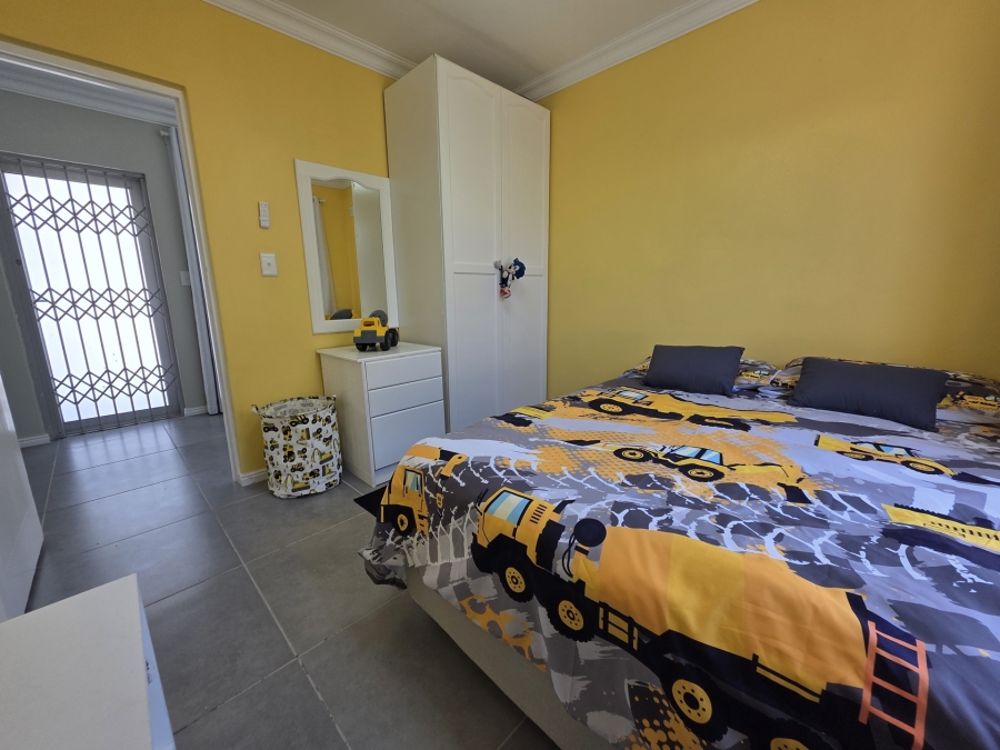 6 Bedroom Property for Sale in Oceanview Heights Western Cape